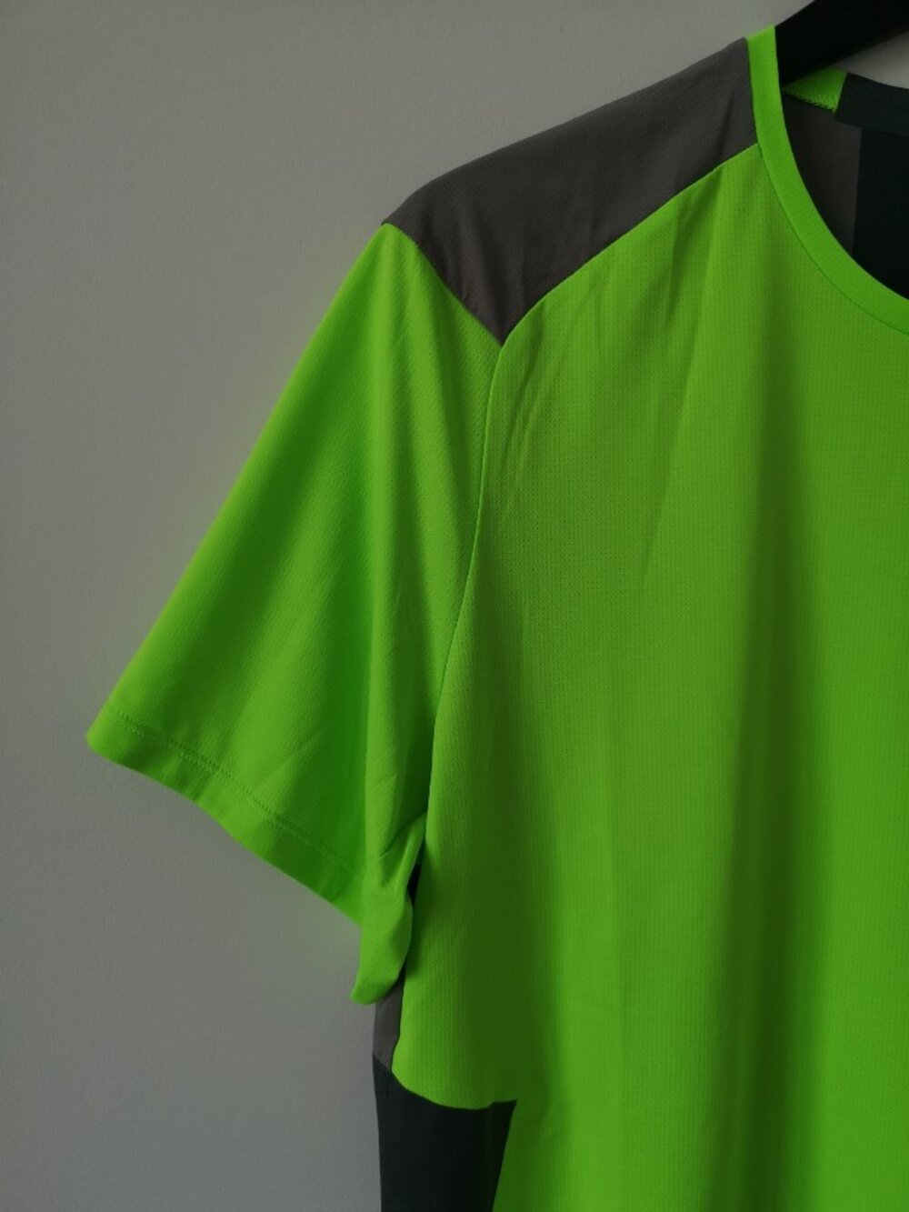 NWT LULULEMON SEAWHEEZE Neon Green Grey Fast &Free SS Top Shirt Men's Large - Picture 3 of 8